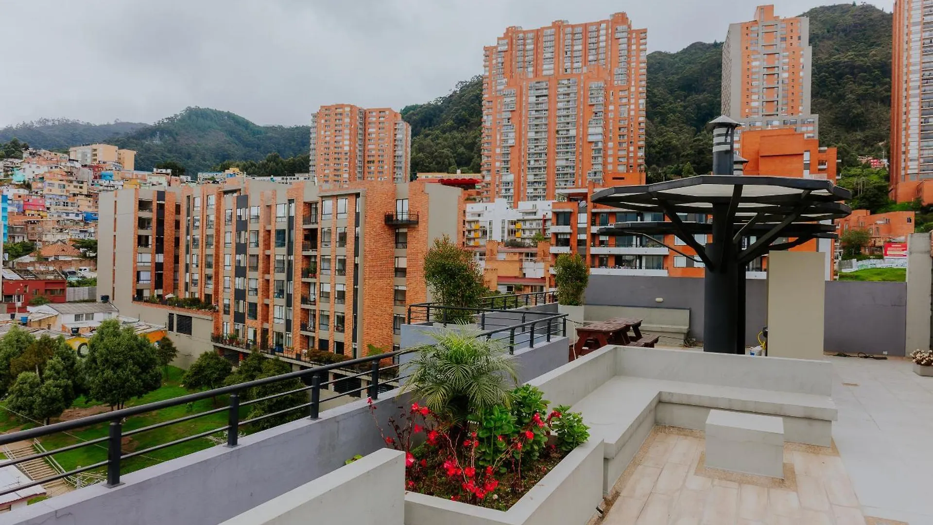 Moderno Estudio Con Gimnasio, Terraza Y Coworking En Bogota contacts