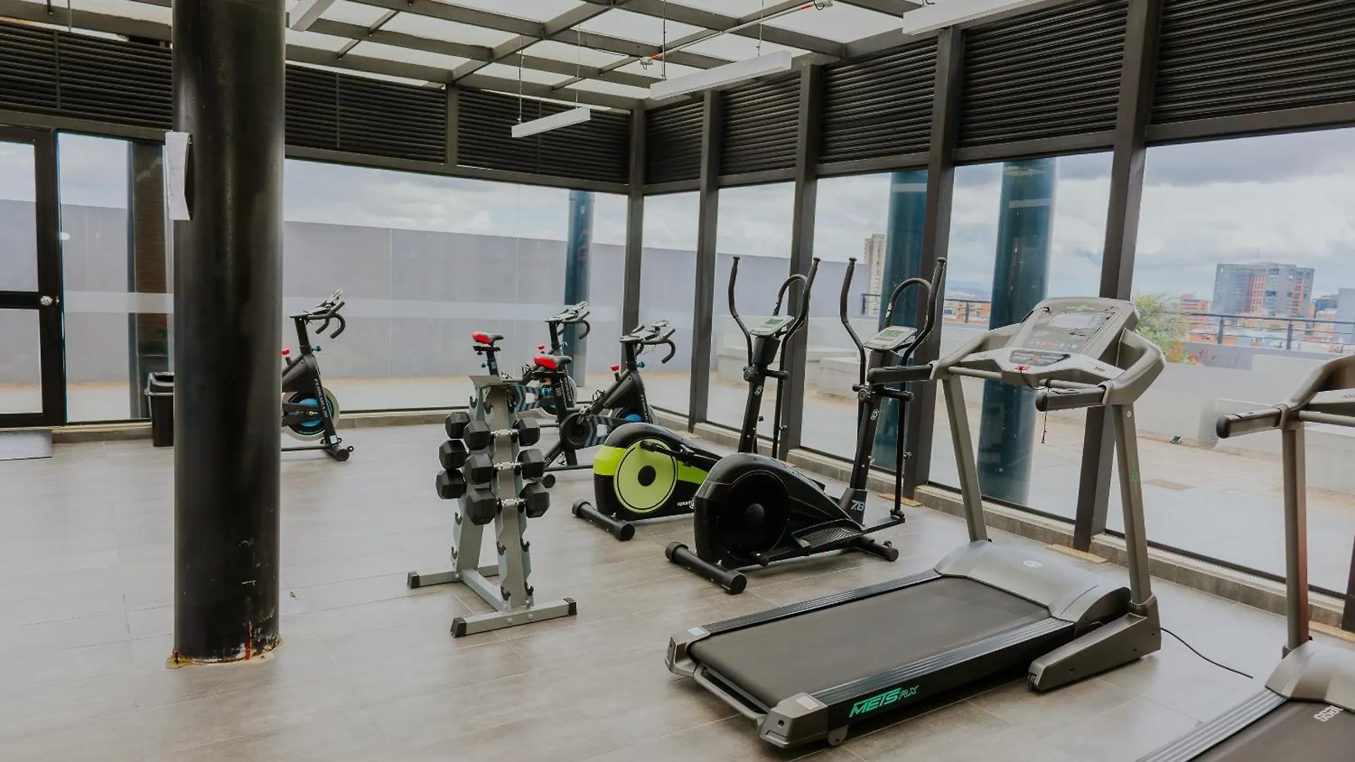 Moderno Estudio Con Gimnasio, Terraza Y Coworking En Bogota 0*,
