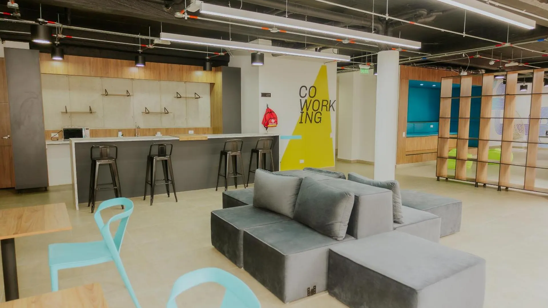 Moderno Estudio Con Gimnasio, Terraza Y Coworking En Bogota 0*,  Colombia