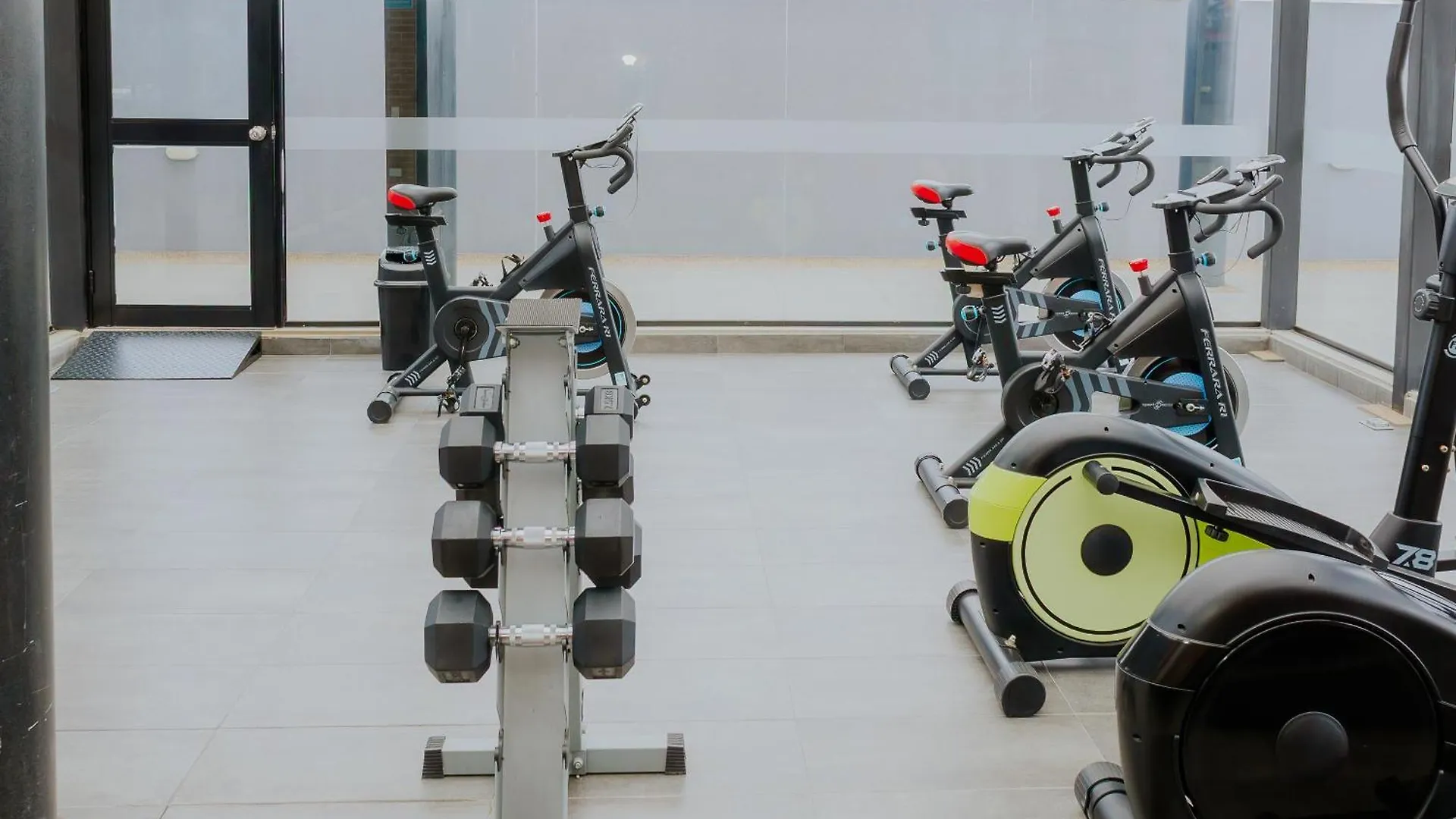 Moderno Estudio Con Gimnasio, Terraza Y Coworking En Bogota 0*,